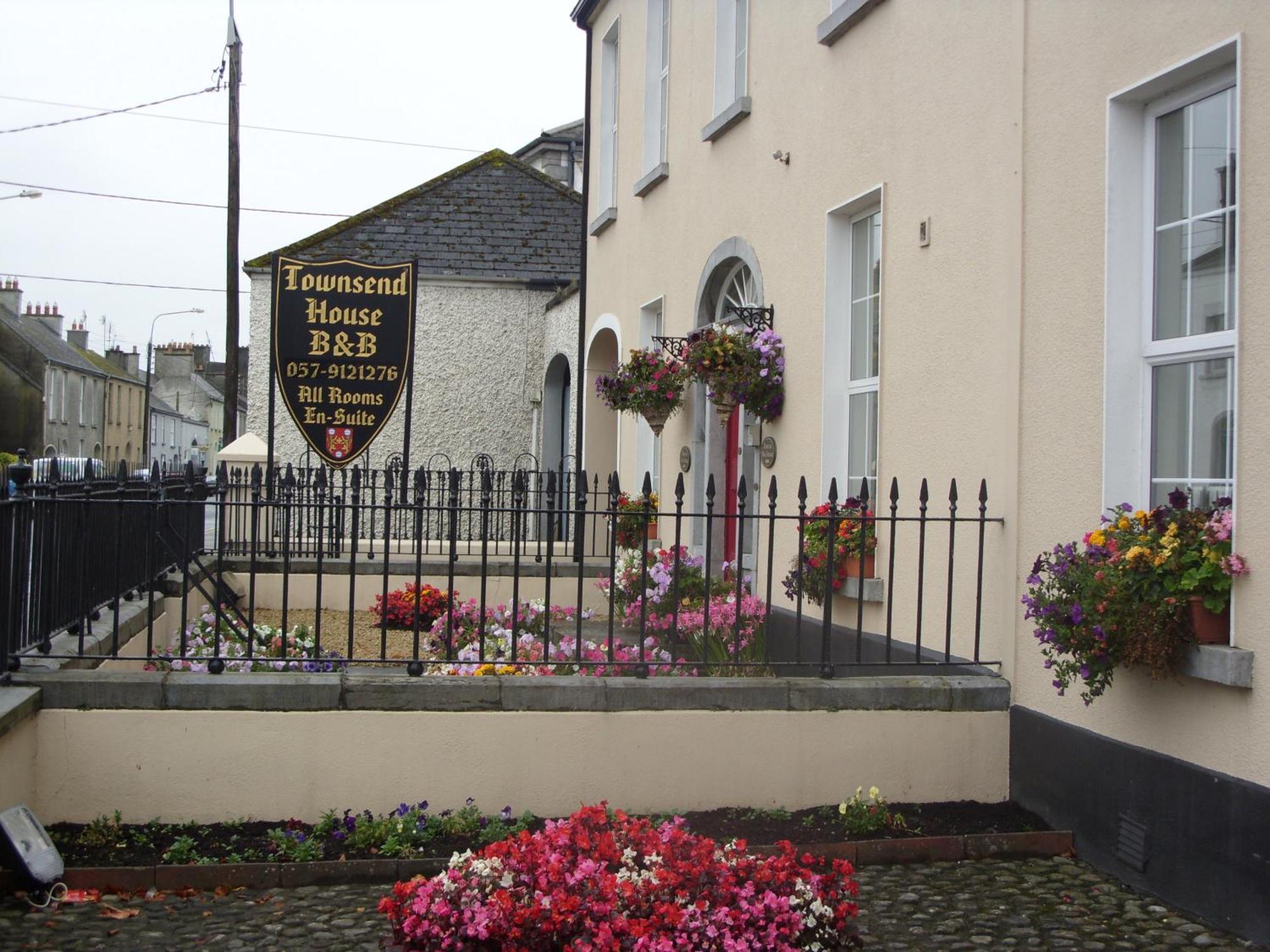Townsend House Guest House Birr Extérieur photo