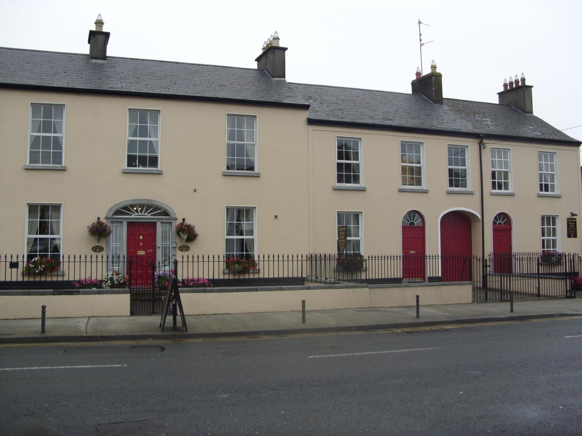 Townsend House Guest House Birr Extérieur photo